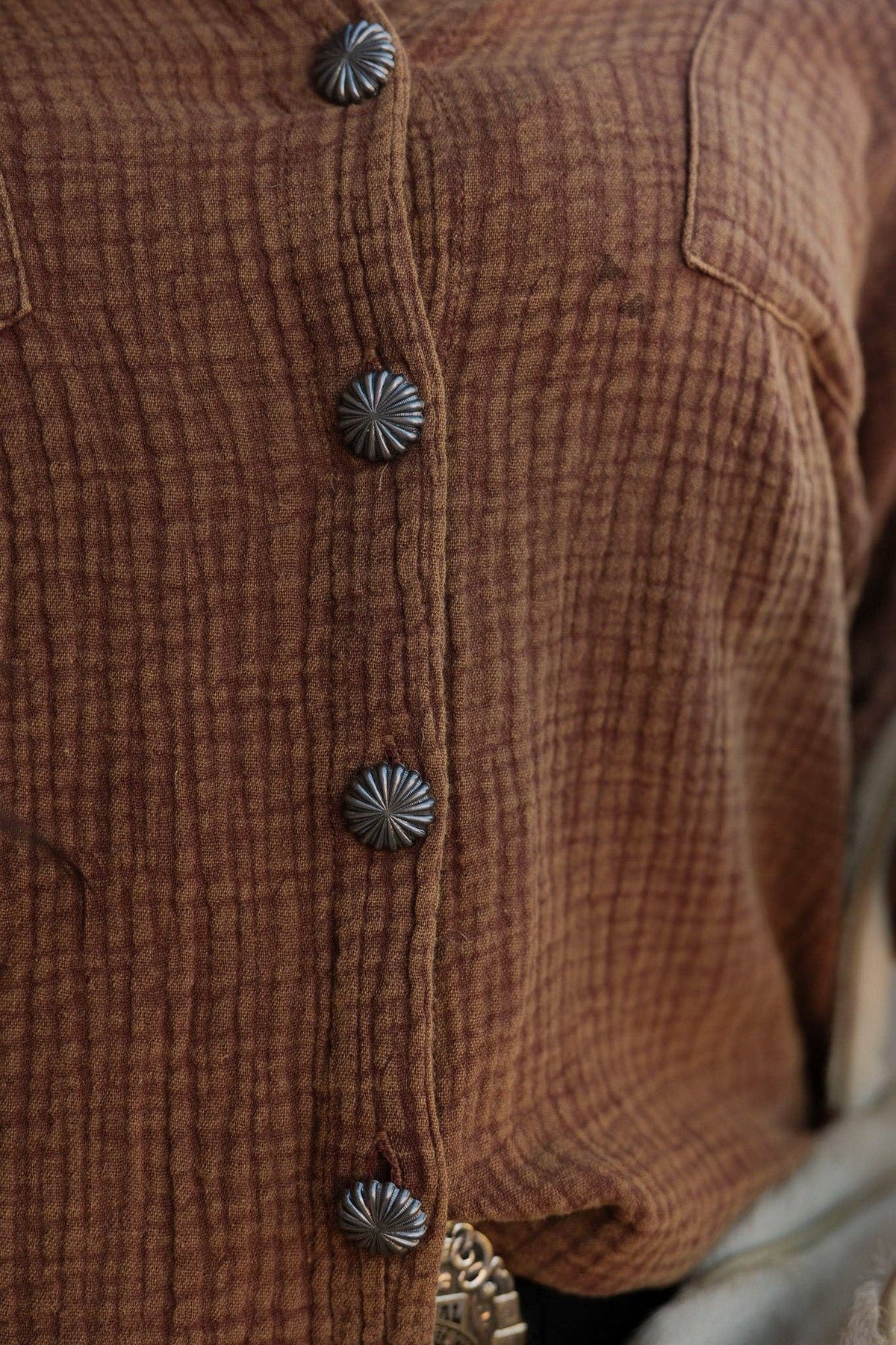 ACRES BUTTON UP *SADDLE