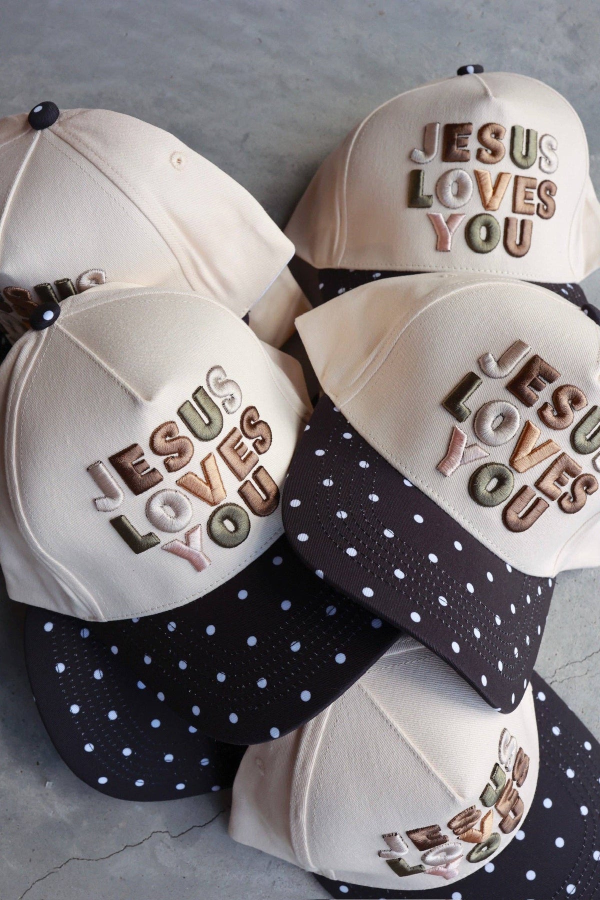 JESUS LOVES YOU Hat