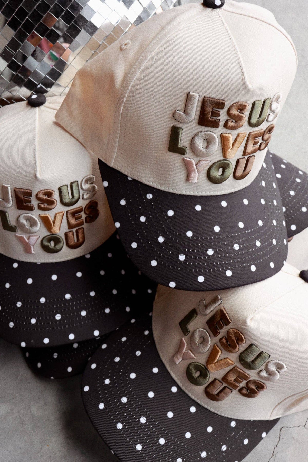 JESUS LOVES YOU Hat