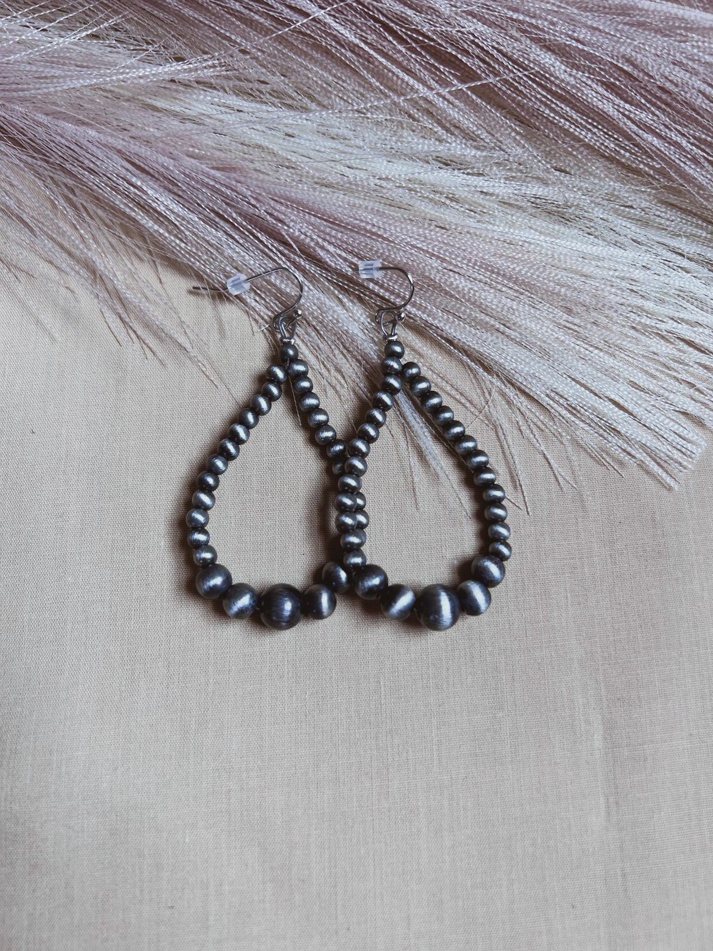 Graduated Navajo Pearl Teardrops
