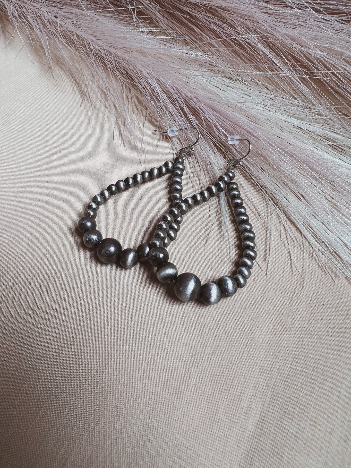 Graduated Navajo Pearl Teardrops