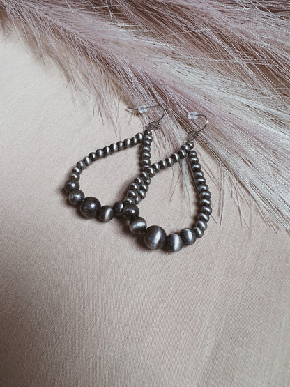 Graduated Navajo Pearl Teardrops