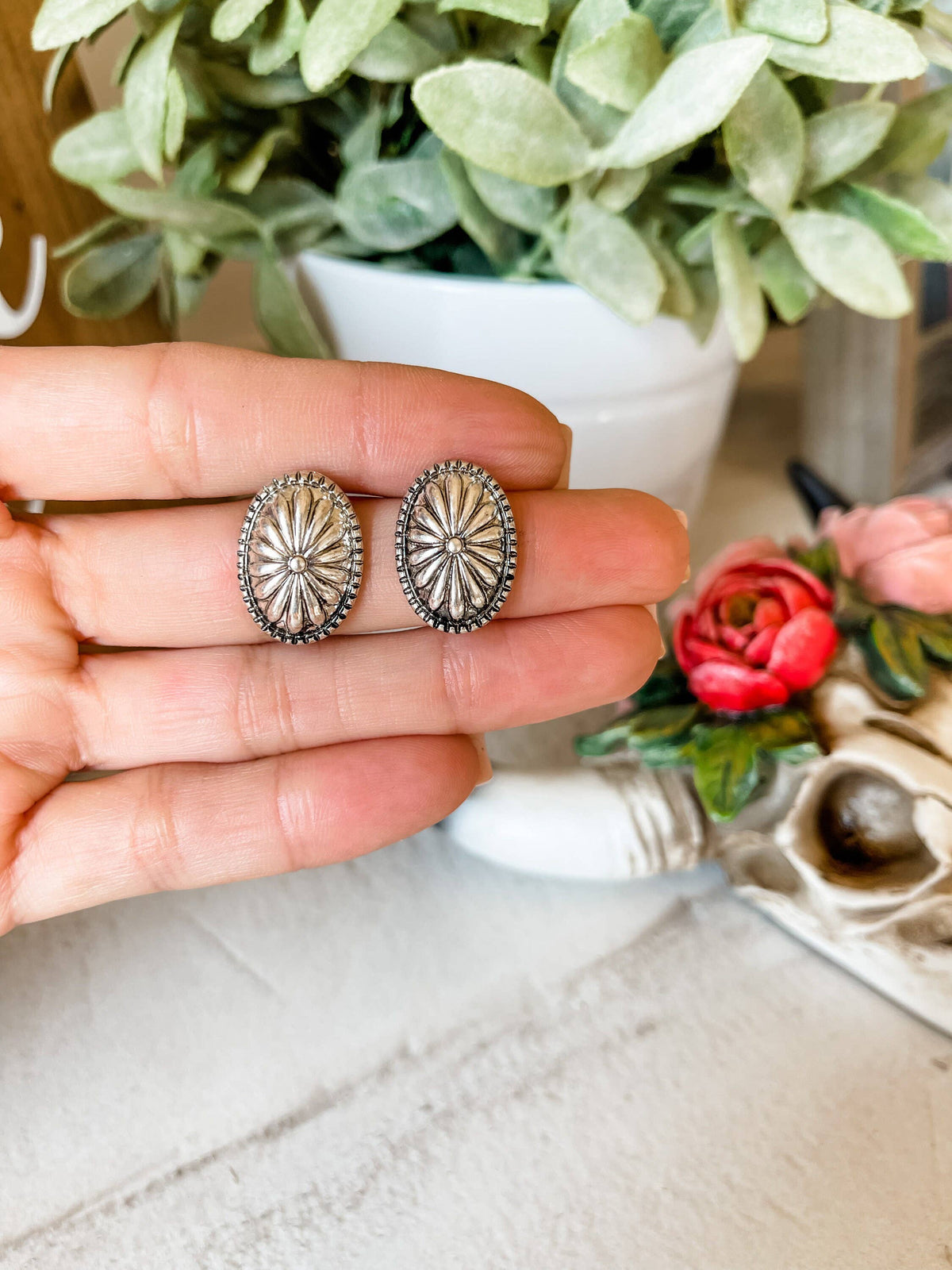 Western Conch Oval Silver Earrings