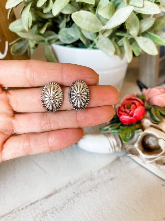 Western Conch Oval Silver Earrings
