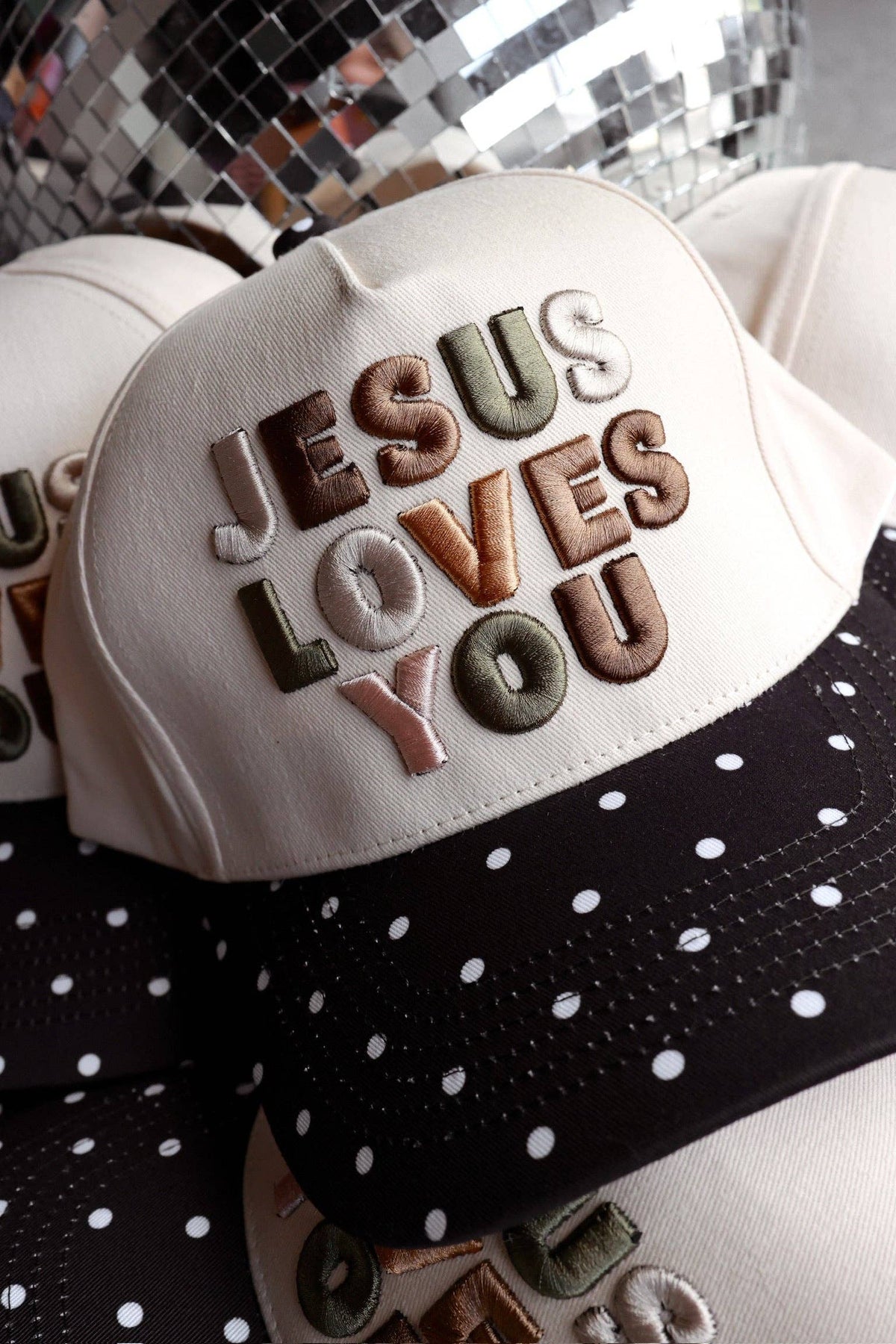 JESUS LOVES YOU Hat